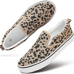 Women's Slip on Shoes Canvas Sneakers Loafers Non Slip Shoes Low Top Casual Shoe